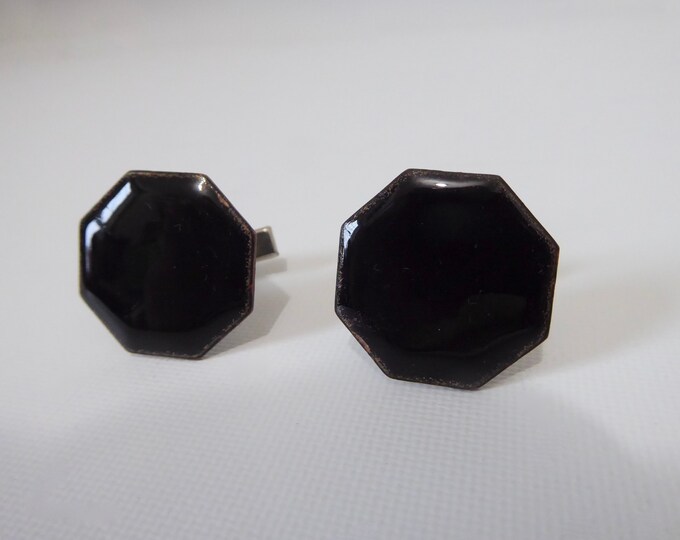 Enamel on black copper cufflink, octagonal shape. 1970. Vintage cufflink.