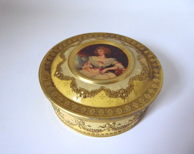 Chocolate metal box Meltis Limited. Bedford, England. 1960. Vintage metal box