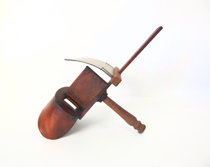 Antique stereoscope with 1 photo of young girls in a war garden. Circa 1915.