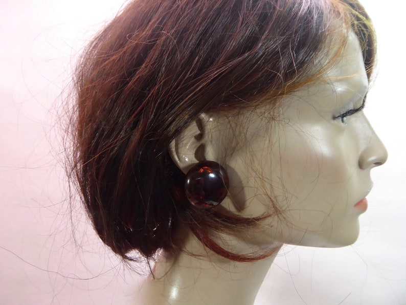 Round earrings bulging amber plastic. Translucent brown vintage clip. Year 50 Fashionista. image 3