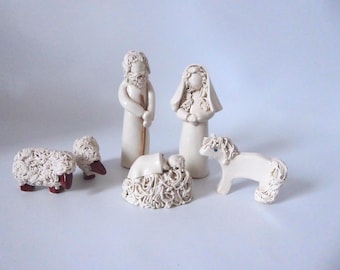 Set of 6 nativity scene figurines signed Rita. Cream-white glazed art ceramic, spaghetti technique. 1990. Vintage Christmas nativity scene.
