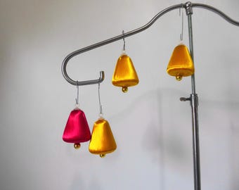 Vintage Christmas bell set. 1980s. Vintage Christmas decorations. Retro Christmas tree.