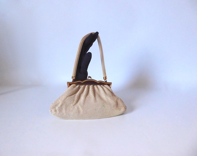 Cream white enameled metal mesh handbag. 1950. Mesh Whiting and Davis bags. Made in USA.