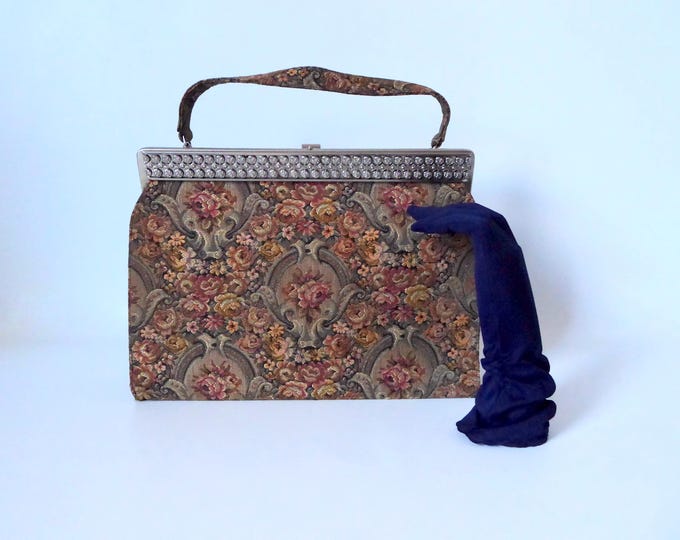 Large vintage Cameo tapestry handbag. Late 1950s.