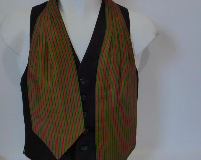 Striped lavallière tie with an olive green background. Henry Morgan. Canada. 1940. Ascot vintage.