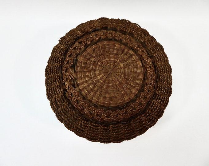 Vintage Native American storage basket. Sweetgrass. 1920s.