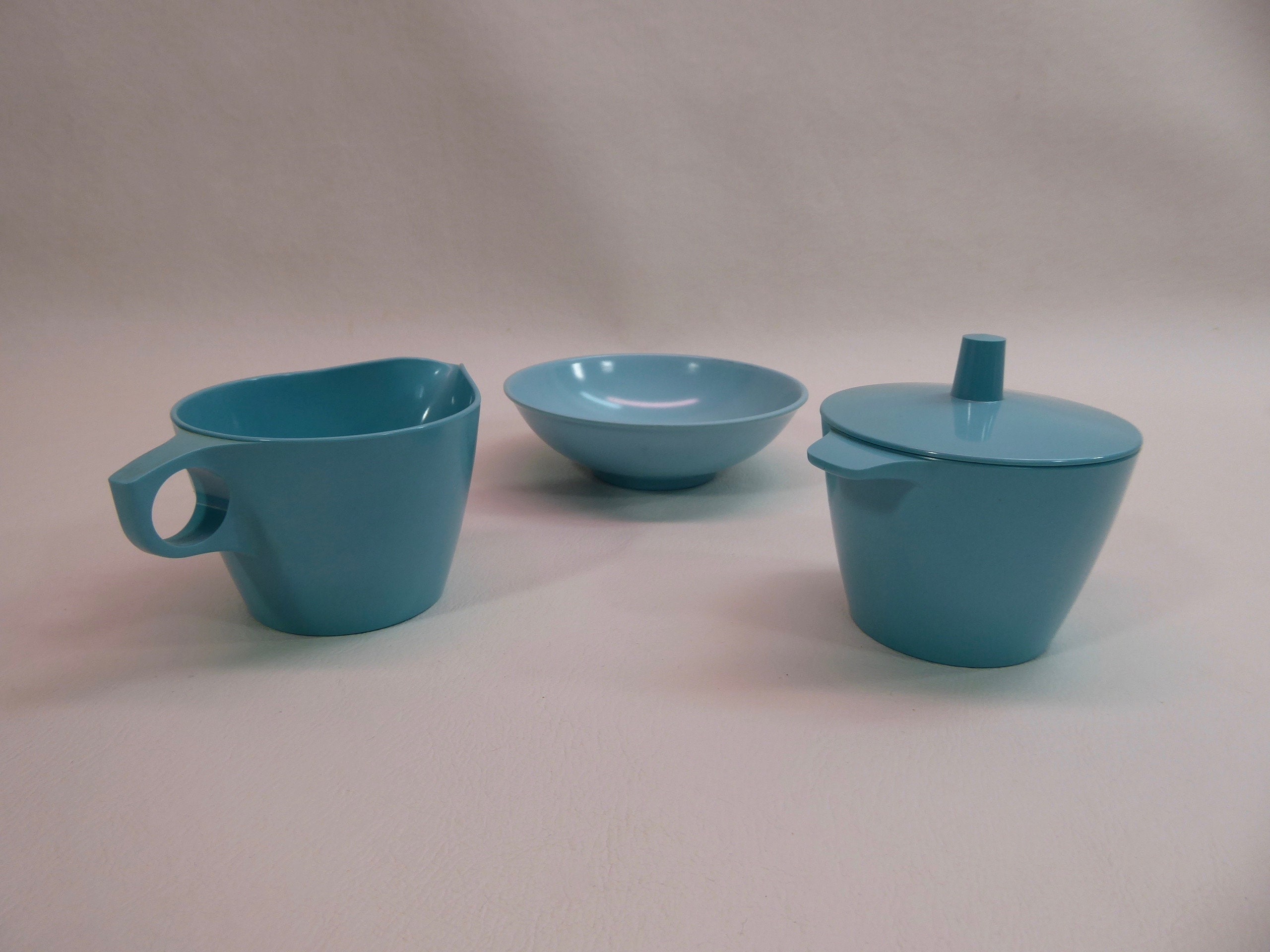 Dish set Melmac Lournay blue powder. Sugar. Milk pot. Bowl. Vintage