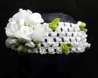 Tsumami Kanzashi flower headband with white roses