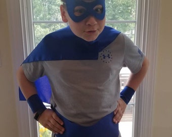Basic Superhero Costume. Halloween Costume for Kids. Full Costume with Superhero Cape, Belt, Wrist Bands, Mask. Lots of colors available!