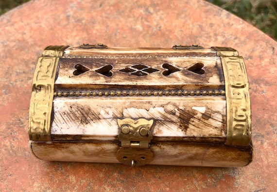 Petite Boîte à Bijoux Ancienne En Os De Chameau Prune - Unique, Vintage