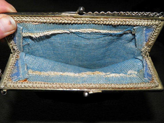 Antique Beaded Scenic Purse with Ornate Frame - image 4