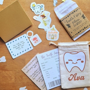 Kit de colección del Hada de los Dientes que incluye bolsa con nombre personalizado, recibo, almohada dispersa, pegatinas interactivas, poema y sobre dorado