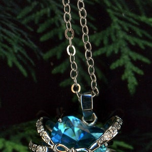 Leaf Infinity Love Heart Pendant with Blue Crystal Jewelry Gifts Silver Tone w/double ribbon