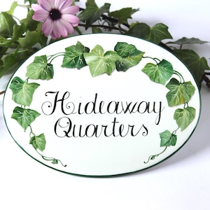 Placa com o nome "Ivy Cottage", placa externa para casa, placa de endereço - Decoração Cottagecore
