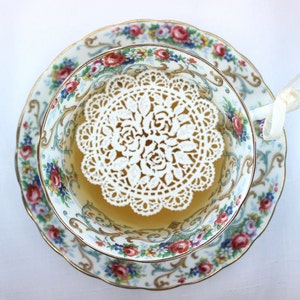 Sugar Doilies 20pcs 2.5" Rose tea doily or coffee cake lace sugar flexible decorations edible cupcake toppers