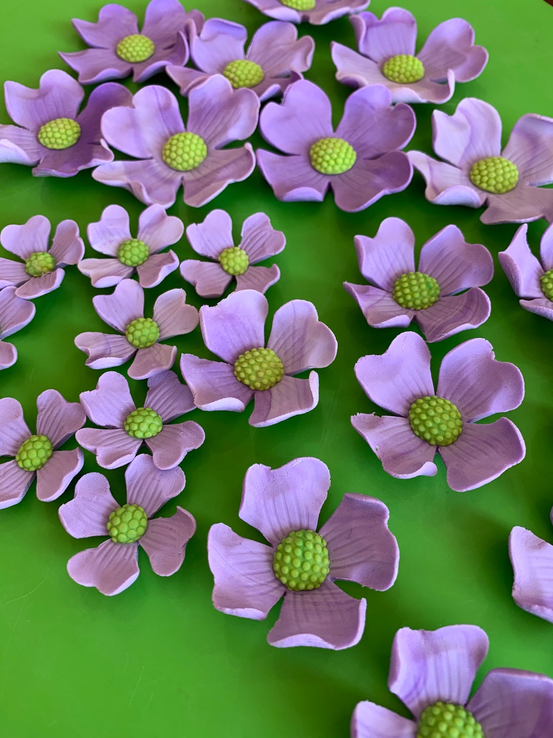 24 Dogwood Fondant Flowers Edible Cupcake Toppers Wedding Cake Etsy