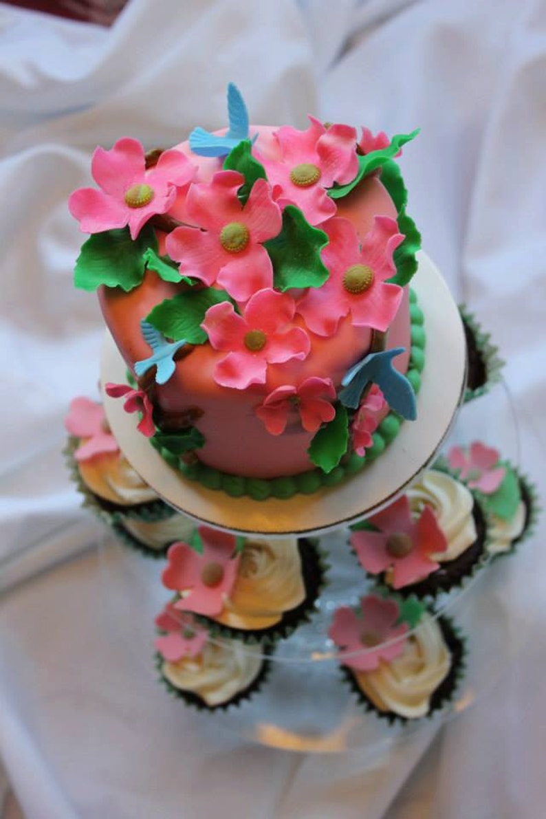 24 Dogwood Fondant Flowers Edible Cupcake Toppers Wedding Cake Etsy