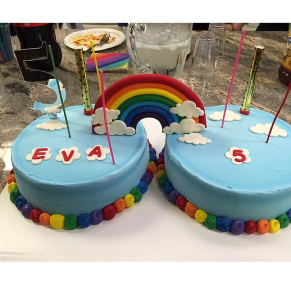 Personalised Cute Unicorn /& Rainbow 7.5/" Edible Icing Cake Topper gold