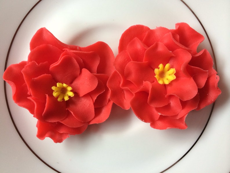 Fondant Flowers 12 Red Rose Edible Flowers Cupcake Toppers Etsy