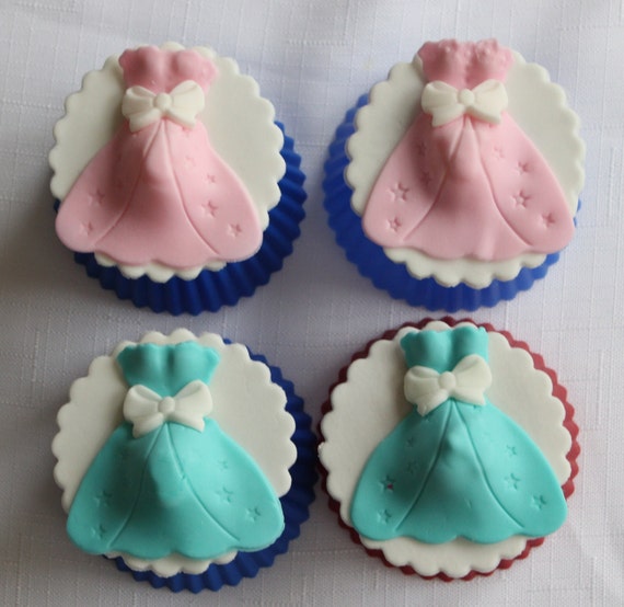 baby shower fondant cupcake