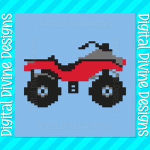 Op de afbeelding: Een gepixelde rode quad met zwarte wielen en een grijze zitting op een lichtblauwe achtergrond. De woorden "Digital Divine Designs" staan in witte tekst rond de rand van de afbeelding.