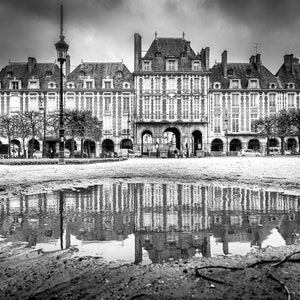 Tirage Photo Paris Place des Vosges Image en Noir et Blanc Poster Affiche Décoration Murale image 6