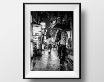 Black & white photo print - Tokyo street in the rain, neon atmosphere and umbrellas