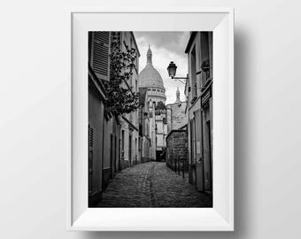 Photo de Paris Montmartre – La Basilique Sacré Coeur Image Noir et Blanc Butte Cliché Art Scène de Rue Affiche Poster Décoration Murale