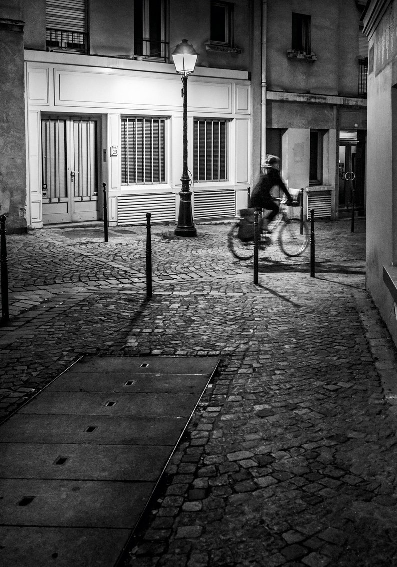 Tirage photo Vieux Paris Quartier Saint Blaise la nuit Photo Noir et Blanc Ambiance Poster Affiche décoration Murale image 6