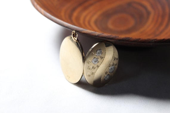 Vintage Gold Filled Locket - image 4