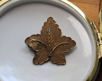 Victorian Gold Tone Leaf Pin