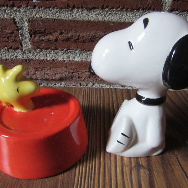 Snoopy Woodstock Salt Pepper Shakers, Vintage Snoopy Woodstock Salt and Pepper Shakers, Snoopy and Woodstock Collectible