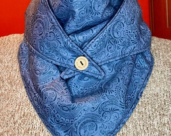 Wrap around scarf, fleece lined, Blue swirls