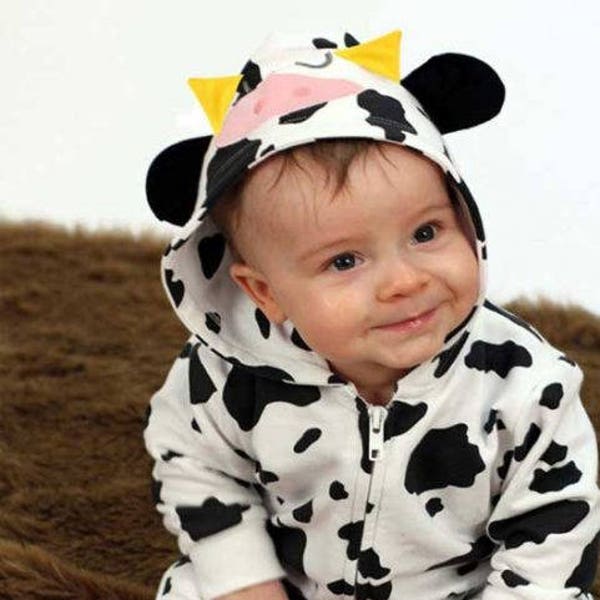 KUH Baby Outfit | Junge oder Mädchen | Kuh Print Baby All In One Schlafanzug | Halloween-Kleinkind-Outfit, Baby-Dusche-Geschenke, neues Baby-Geschenk.