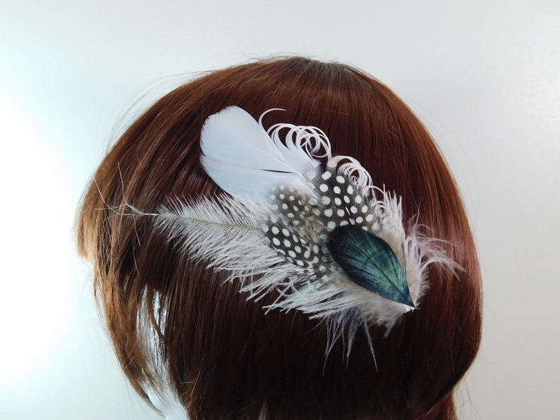 White Polka Dot Hair Clip Struisvogel Fascinator Black Accent Hair Piece Pageant Hair Pin Dance Hair Clip afbeelding 1