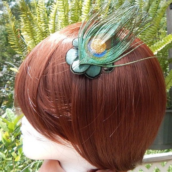 Peacock Feather Fascinator - Gilded Peacock Eye Feather Hair Clip - Green Feather Headdress - Peacock Hair Pin