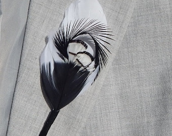 Dramatische Feder Boutonniere - Schwarz-weiße Anstecknadel - Biot Circle Boutonniere - Weiße Boutonniere - Prom Boutonniere - Heimkehr
