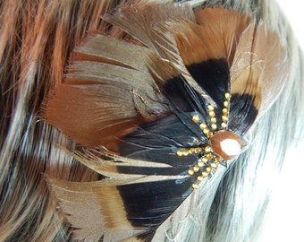 Fächer Feder Fascinator - Gold und Schwarz Feder Haarteil - Strass Haarspange - Schwarze Haarschleife - Gold Haarkamm - Tanz Kopfschmuck