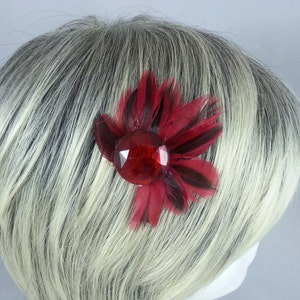Pince à cheveux plume rouge Plume rouge Fascinate Morceau de cheveux noir Peigne à cheveux rouge Arc à cheveux en cristal rouge image 4