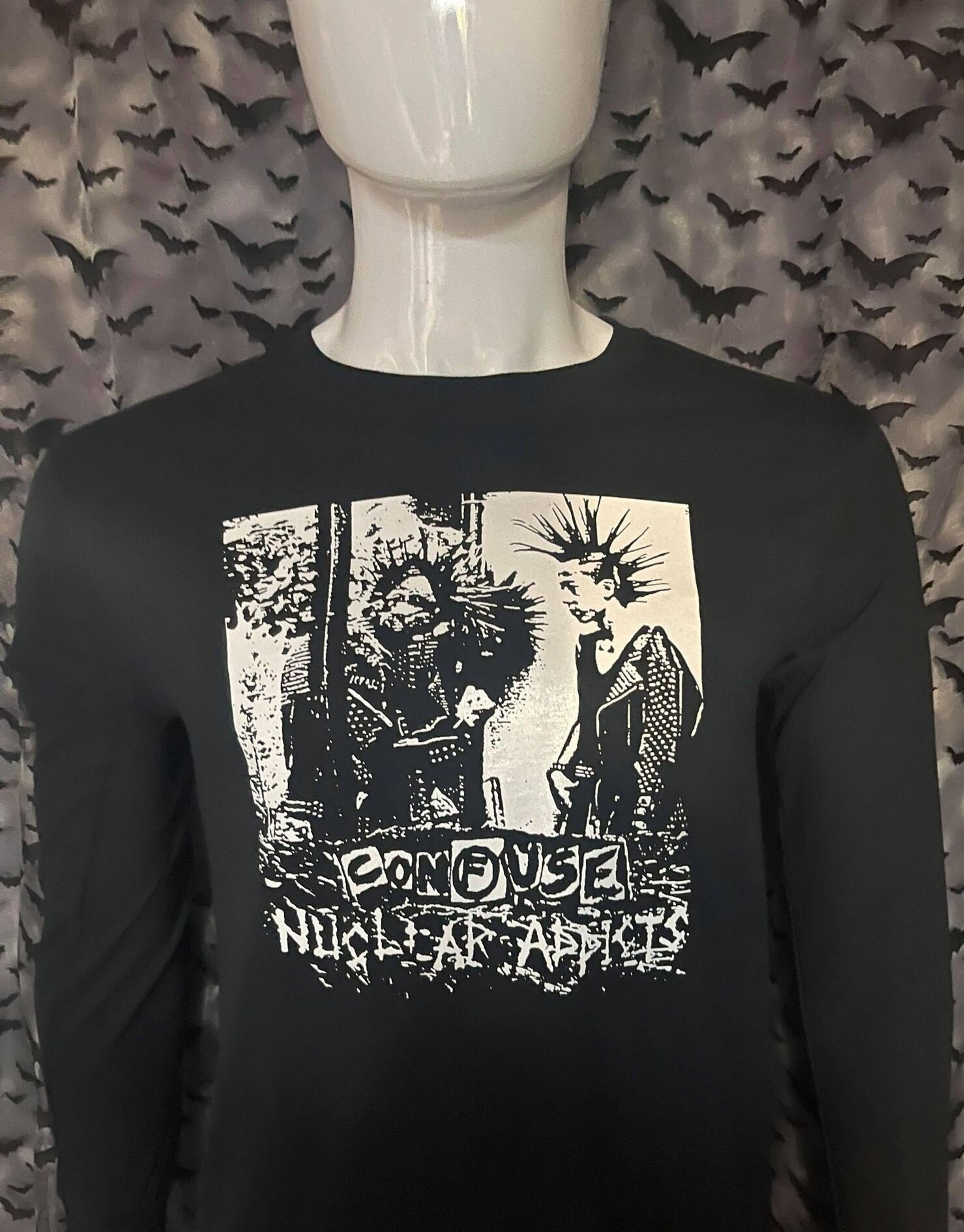 今年人気のブランド品や Sleeved Long Shirt Etsy - Hardcore Punk Japanese Confuse トップス