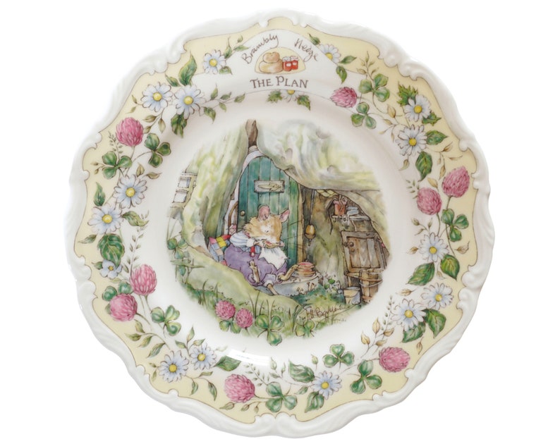 one of the Surprise Outing plates Royal Doulton Brambly Hedge The Plan plate