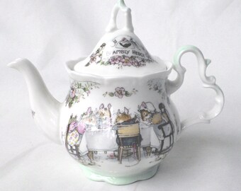 Royal Doulton tea pot Brambly Hedge MINIATURE tea service teapot 1985