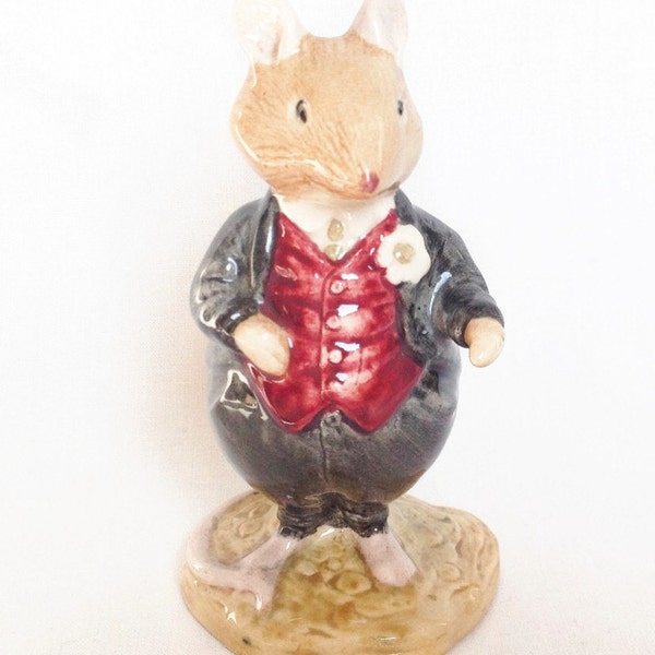 SIGNED - Dusty Dogwood figurine DBH6 - Brambly Hedge - Royal Doulton mouse figure