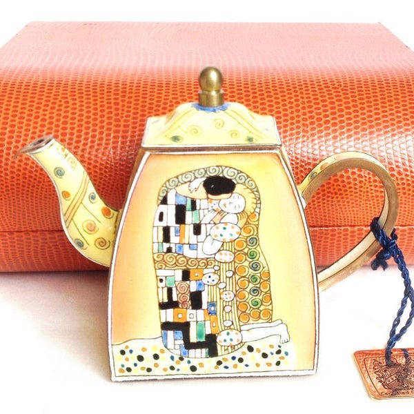 Charlotte di Vita teapot - The Kiss Gustav Klimt - miniature enamel teapot