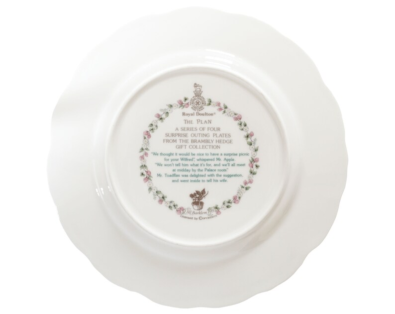 one of the Surprise Outing plates Royal Doulton Brambly Hedge The Plan plate