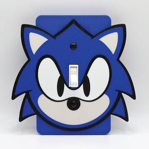 Sonic Light Switch Cover – Hedgehog Wall Plate, Gamer Room Decor, Geeky Gift, Kids Bedroom Accessory