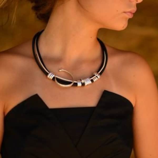 Halskette aus Naturkork, Stil „One of 50“.