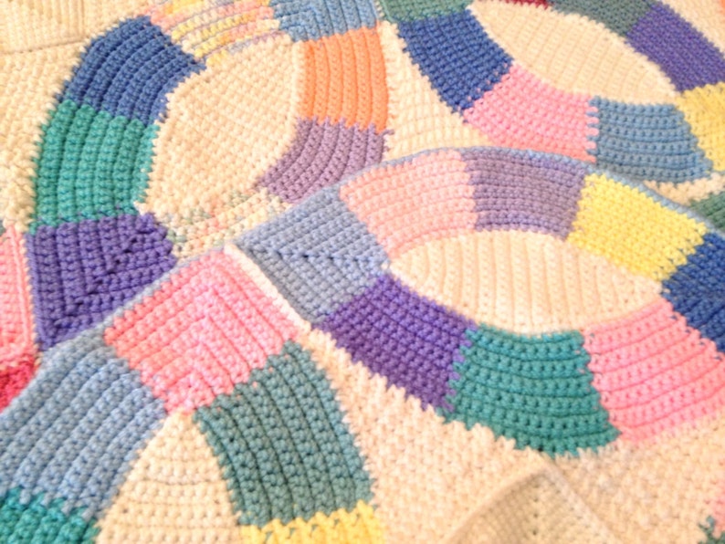 Afghan Hand Crocheted Double Wedding Ring Quilt Look Queen Etsy