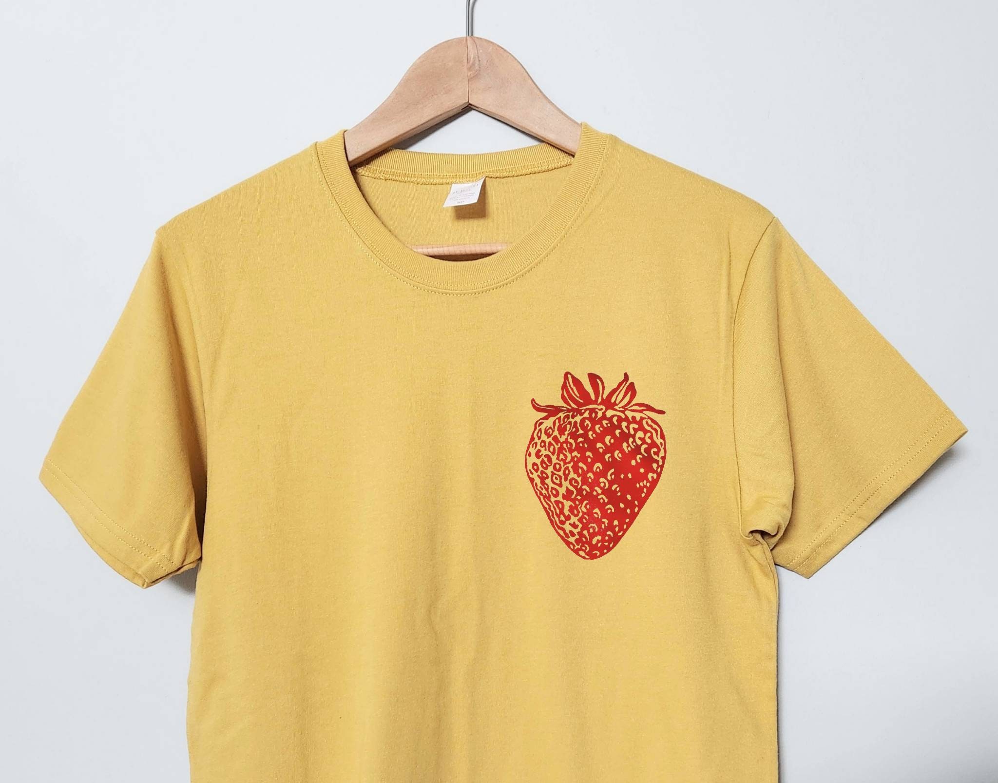 トップス R&D.M.Co- HAND PICKED STRAWBERRY TEE Amazon.com: California Strawberry Farm Hand Picked