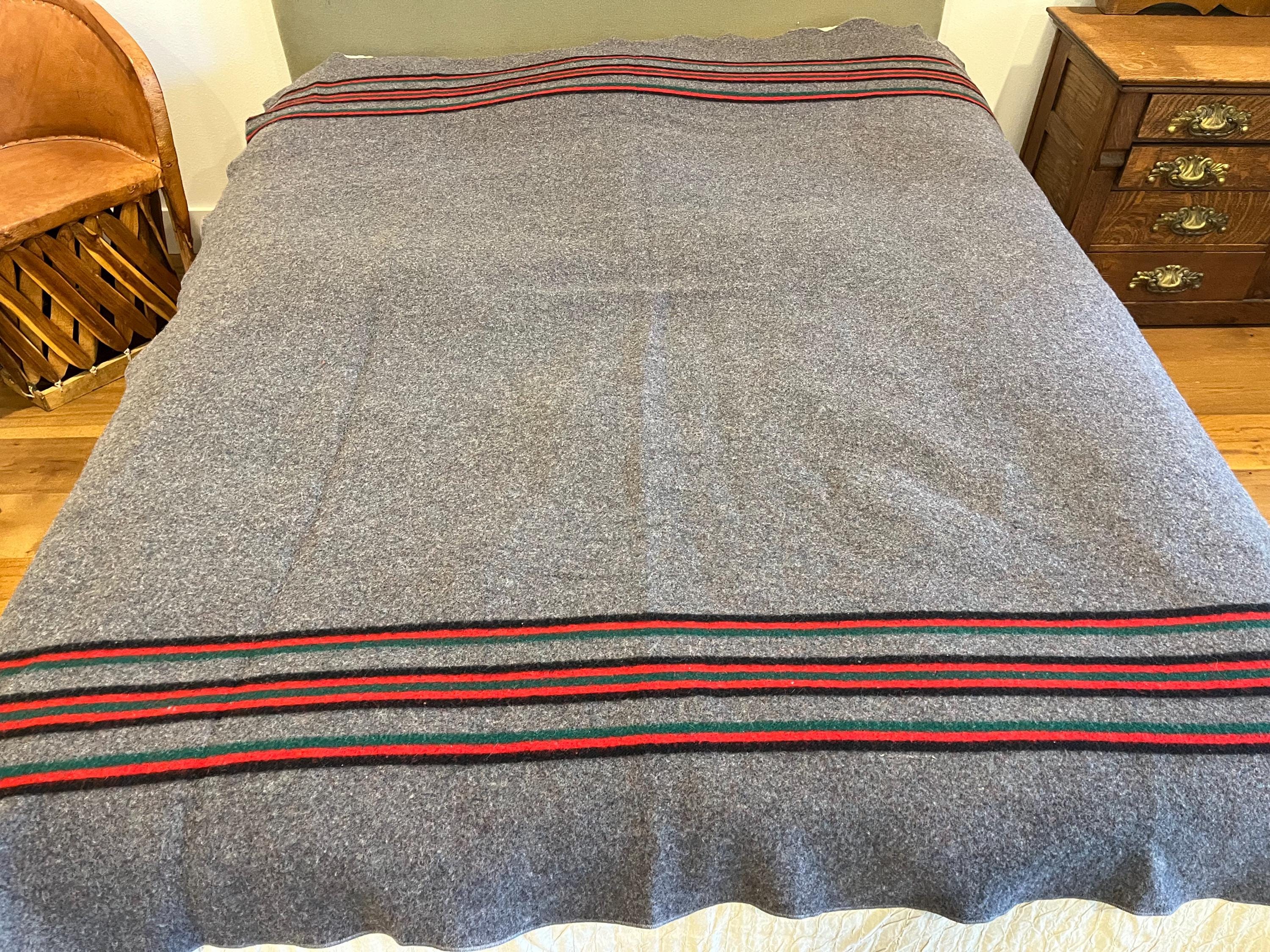 Pendleton Yakima Style Vintage Gray Twin Size Wool Blanket 72